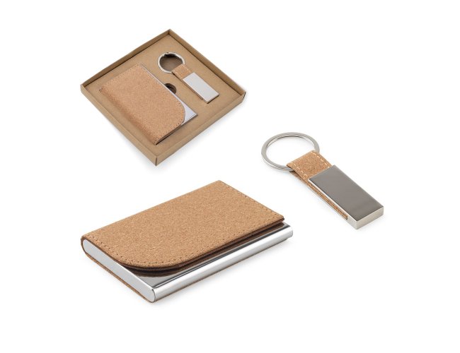 GOSLING. Conjunto composto por um porta-cart�es e chaveiro, ambos em metal e corti�a