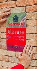Placa em metal