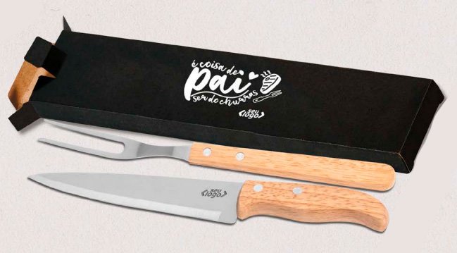 KIT COM GARFO E FACA   EM MADEIRA