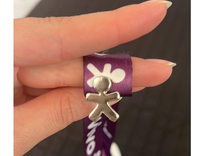 Pin em formato de boneco