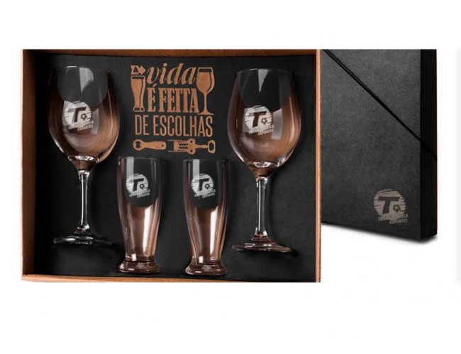 Jogo De Copos De Vidro P/ Vinho / Cerveja - 4 Ps
