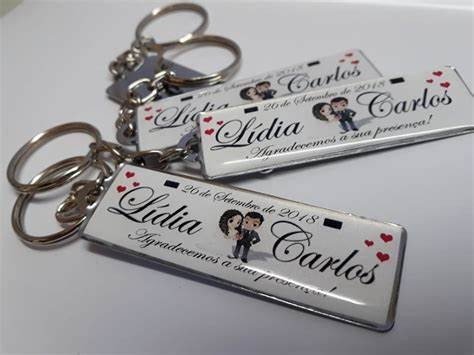 Chaveiro com personalizao em etiqueta resinada